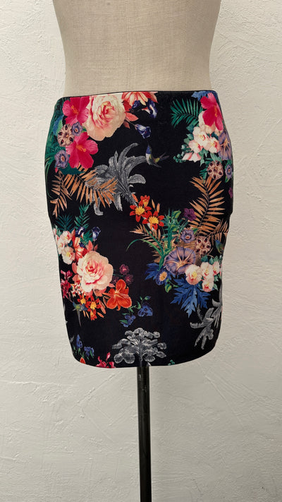 Mini Falda Stradivarious Color Estampado