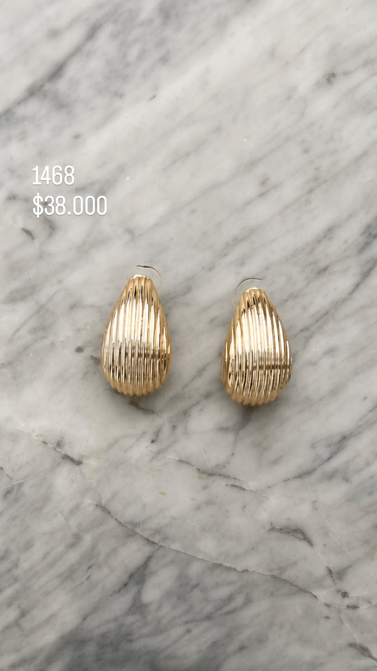 Aretes Na Color Dorado