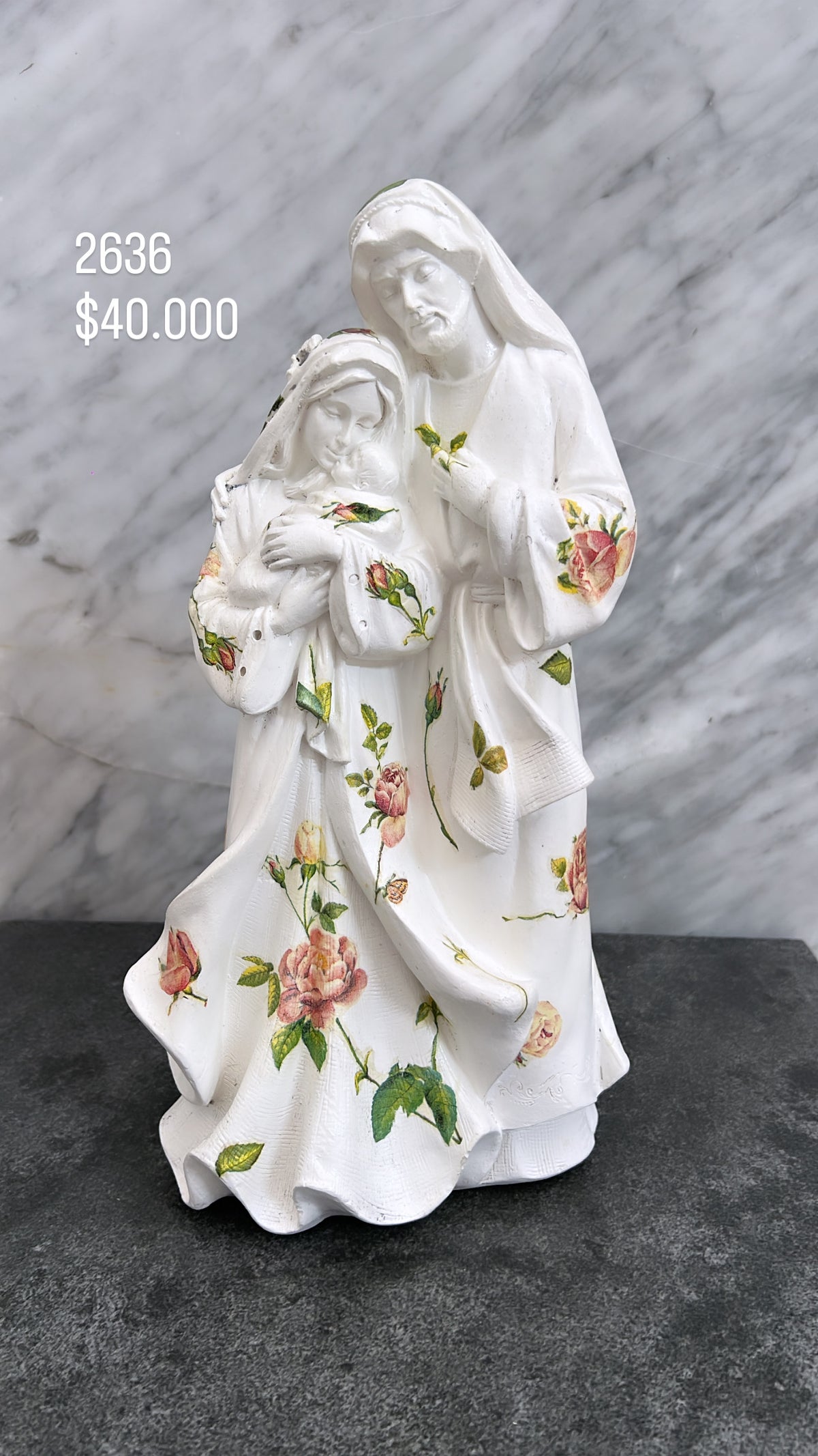 Escultura N/A Color Blanco Con Flores