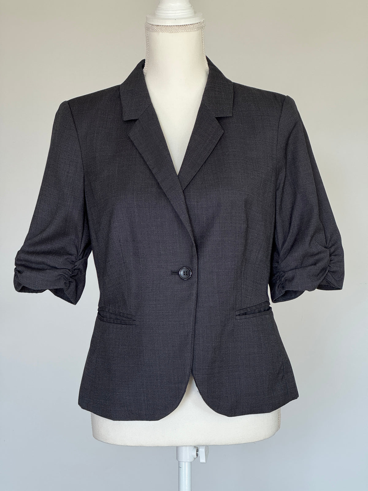 Chaqueta The Limited Color Gris